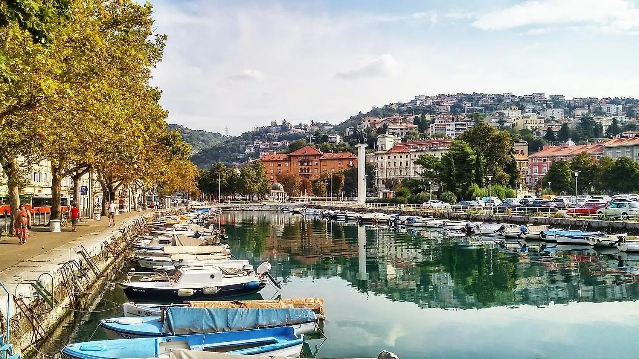 Apartment Lilly In Rijeka With Amazing View
